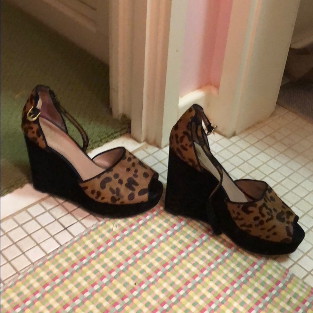 Leopard Vince Camuto Wedges - Picture 3 of 5